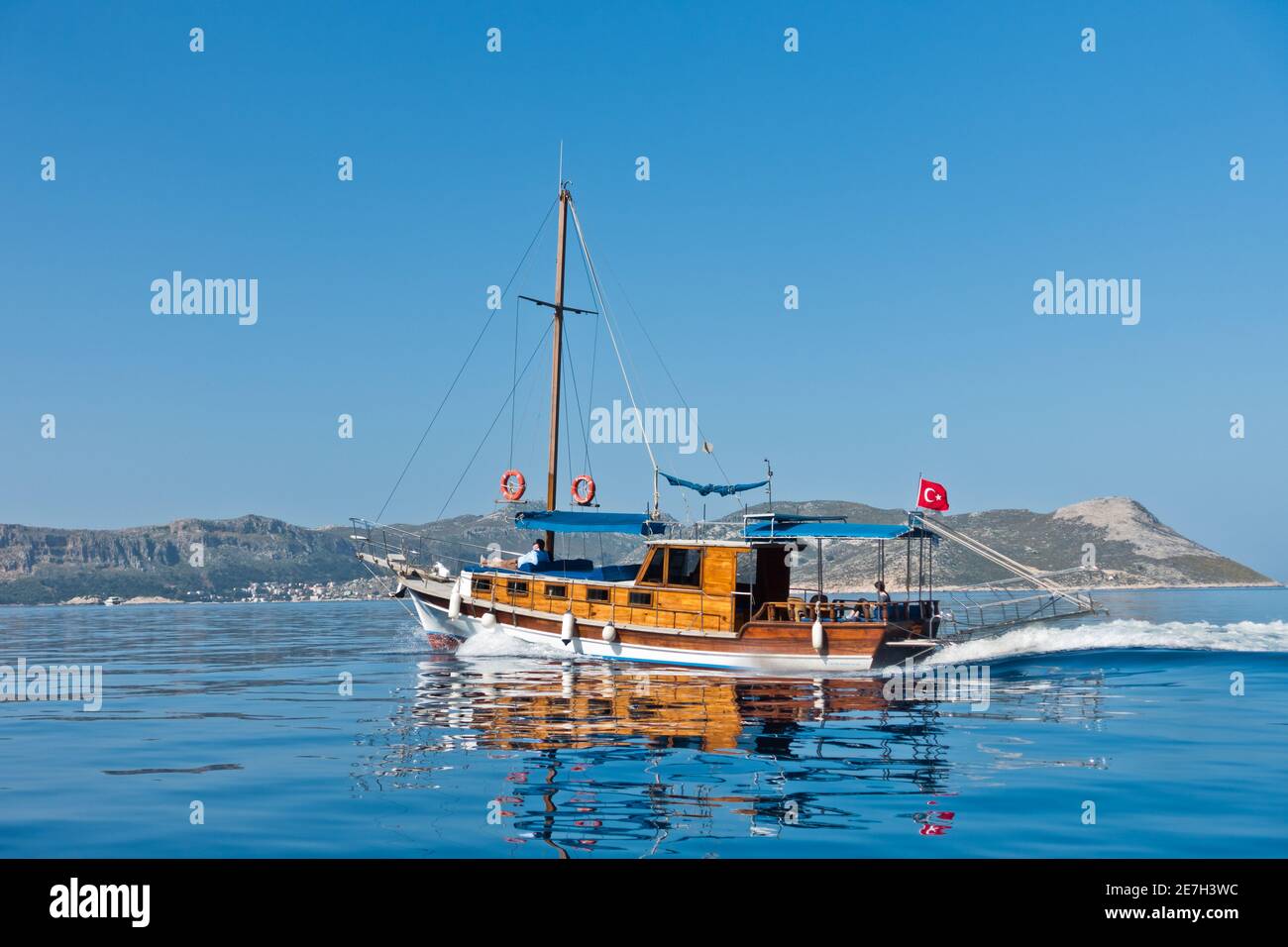 Sonniger Tag auf dem Meer, Boot ist auf Kekova Insel, in der Nähe der Stadt Kas, Türkei Stockfoto