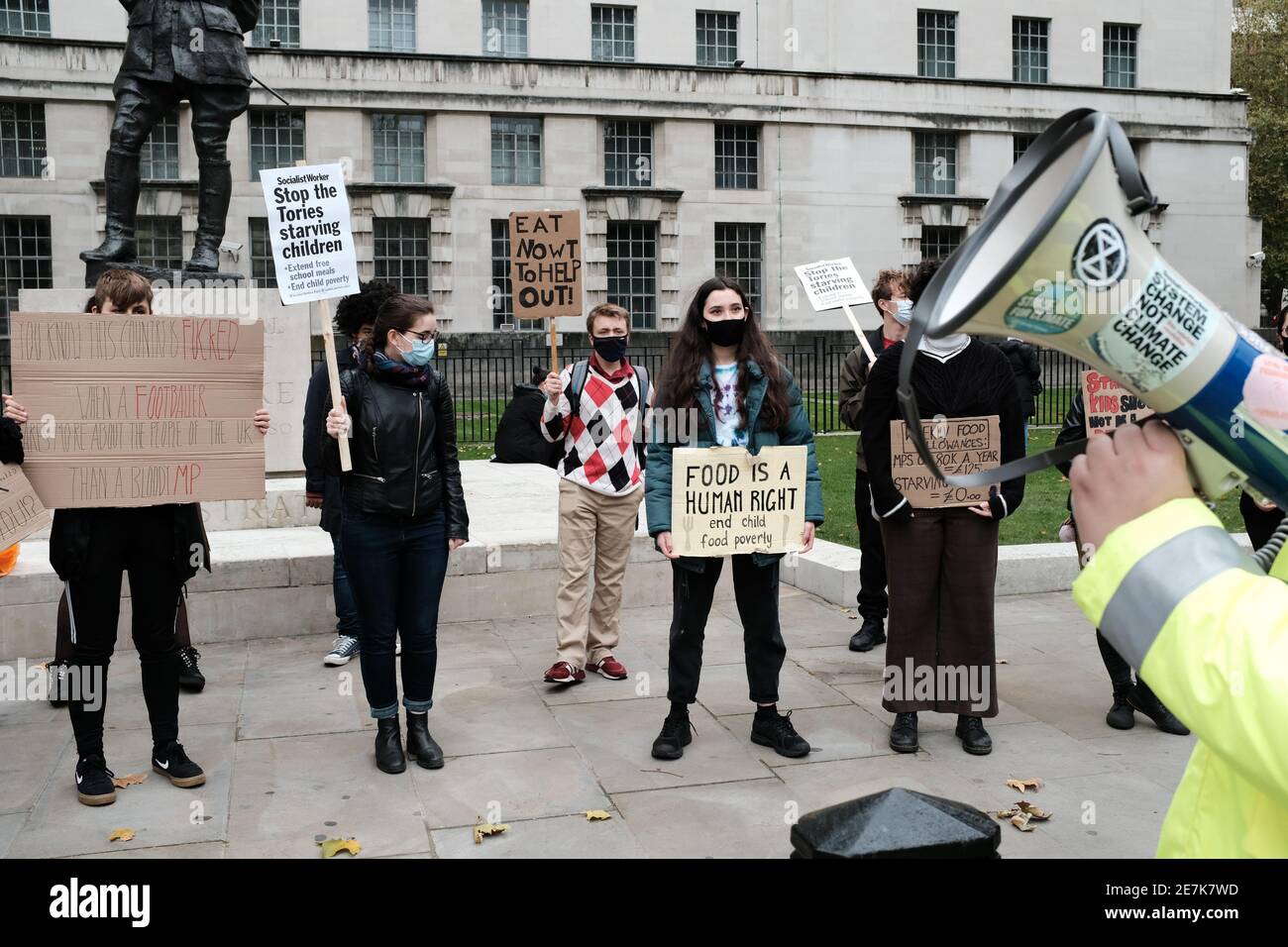 LONDON, 24th. OKTOBER 2020: Protest gegen die Tories, die das Recht auf kostenlose Schulmahlzeiten für Kinder wegnehmen. Stockfoto