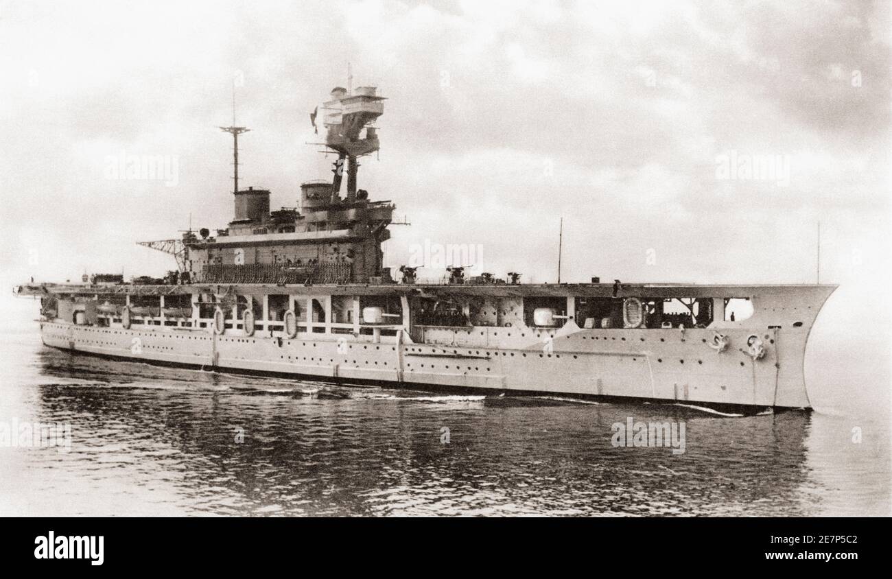 HMS Eagle, Flugzeugträger der britischen Royal Navy. Ursprünglich 1913 für Chile als Schlachtschiff festgelegt, 1918 gekauft und in den folgenden Jahren in einen Flugzeugträger umgewandelt. Von British Warships, veröffentlicht 1940. Stockfoto