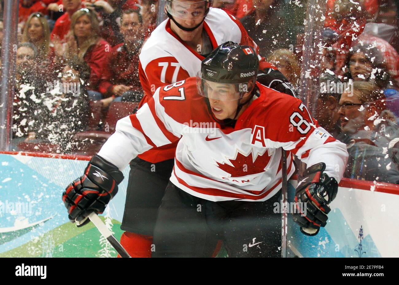 Canada Hockey Fight Stockfotos und -bilder Kaufen - Alamy