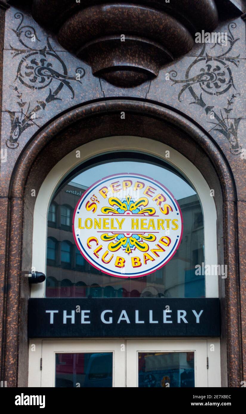 SGT Peppers Mathew St, The Gallery in der Mathew Street in Liverpool, ein Geschenkeladen für Rock and Roll-Artikel Stockfoto