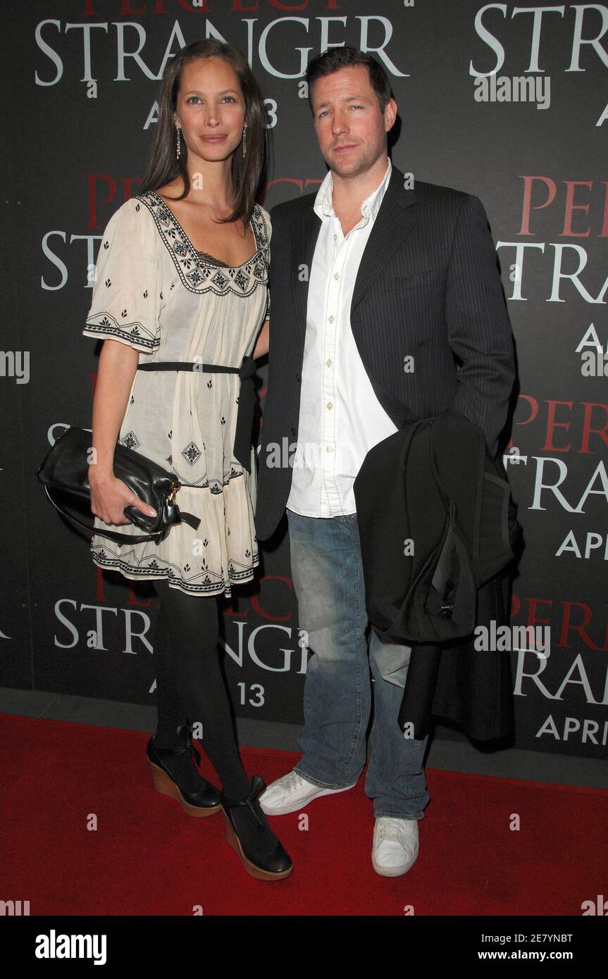 Christy Turlington und Ehemann Ed Burns besuchen die Premiere von "Perfect Stranger", die am 10. April 2007 im Zeigfeld Theatre in New York City, NY, USA, stattfand. Foto von Gregorio Binuya/ABACAPRESS.COM Stockfoto