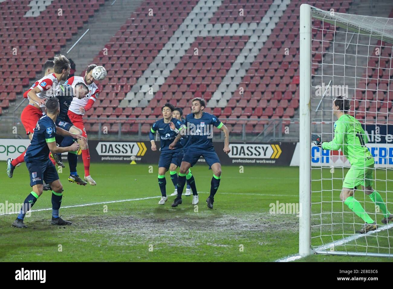 UTRECHT, NIEDERLANDE - JANUAR 30: Sander van de Streek vom FC Utrecht erzielt die 1-0 während des niederländischen Eredivisie-Spiels zwischen FC Utrecht und PEC Zwol Stockfoto