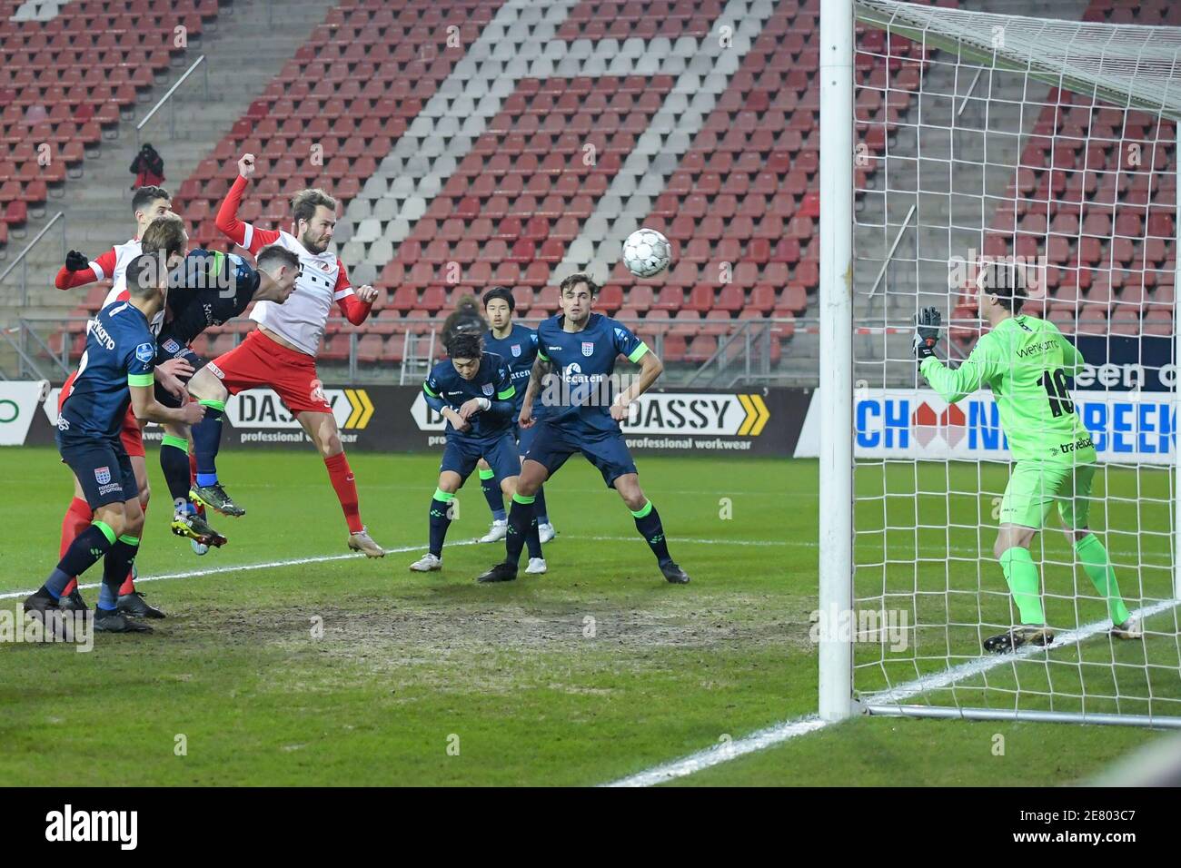 UTRECHT, NIEDERLANDE - JANUAR 30: Sander van de Streek vom FC Utrecht erzielt die 1-0 während des niederländischen Eredivisie-Spiels zwischen FC Utrecht und PEC Zwol Stockfoto