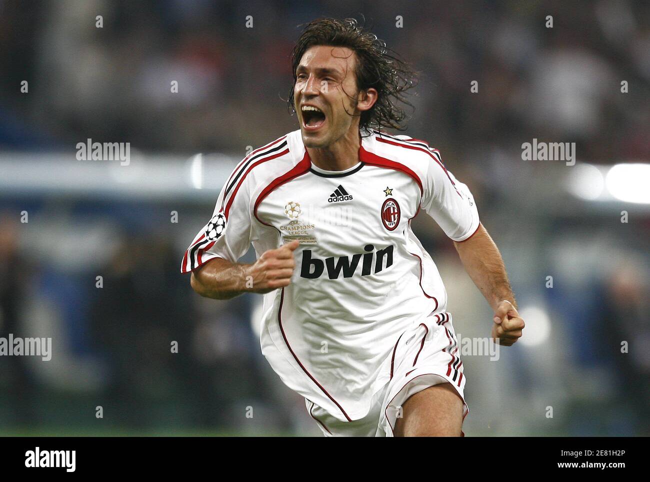 Andrea Pirlo von AC Mailand feiert das Eröffnungstreffer des Inzaghi während des UEFA Champions League Finales, AC Milan gegen Liverpool, am 23. Mai 2007 im Olympiastadion in Athen, Griechenland. AC Mailand gewann 2:1. Foto von Christian Liewig/ABACAPRESS.COM Stockfoto