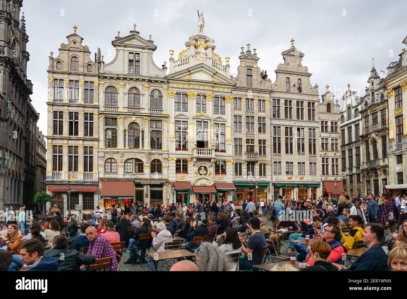 Touristen auf dem Grand Place, Grote Markt in Brüssel, Belgien Stockfoto
