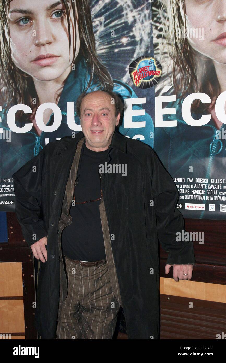 Der französische Schauspieler Etienne Chicot nimmt an der Premiere von 'Ecoute le temps' Teil, die am 1. Juni 2007 im Restaurant Planete Hollywood in Paris, Frankreich, stattfand. Foto von Benoit Pinguet/ABACAPRESS.COM Stockfoto