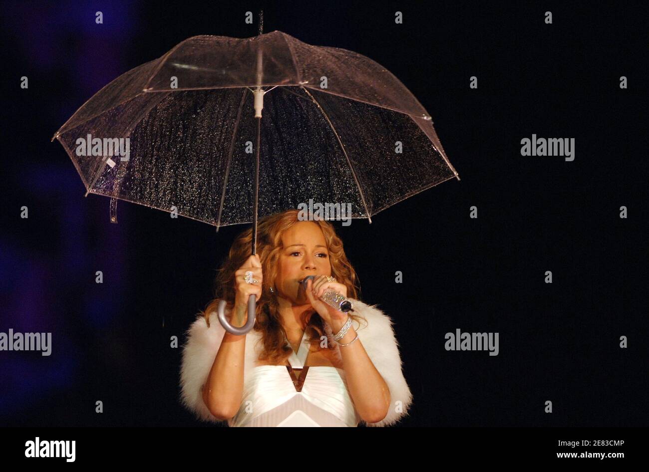 Die Pop-Diva Mariah Carey tritt am 29. Juni 2007 live im Disneyland Resort Paris in Marne-la-Vallee bei Paris auf. Foto von Christophe Guibbaud/ABACAPRESS.COM Stockfoto