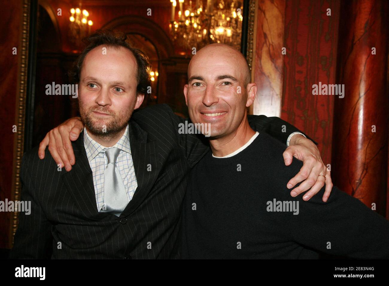 Nicolas Canteloup und Jean-Marc Dumontet bei der Aufnahme von Vivement Dimanche am 27. Juni 2007 in Paris, Frankreich. Foto von Max Colin/ABACAPRESS.COM Stockfoto