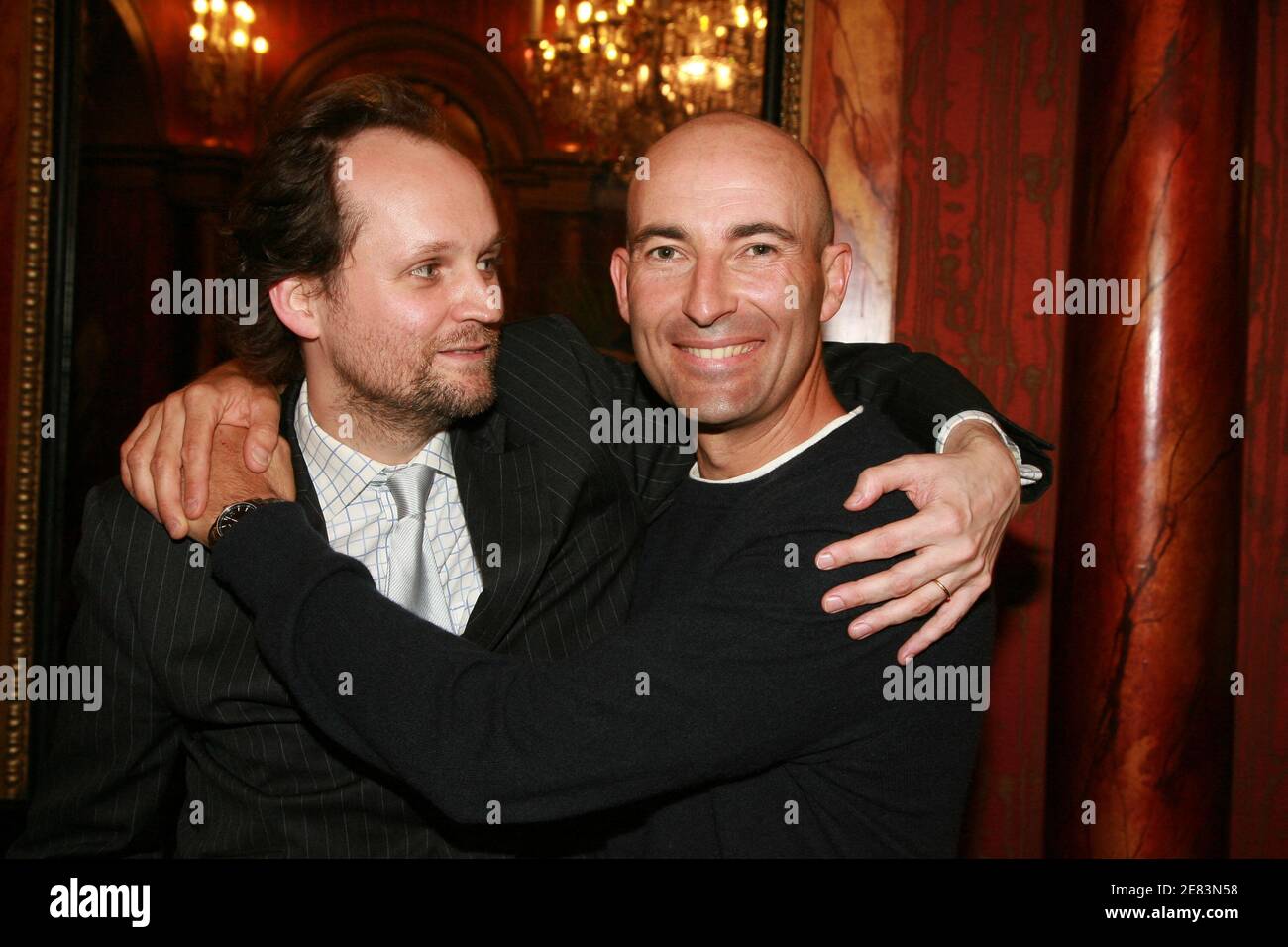 Nicolas Canteloup und Jean-Marc Dumontet bei der Aufnahme von Vivement Dimanche am 27. Juni 2007 in Paris, Frankreich. Foto von Max Colin/ABACAPRESS.COM Stockfoto