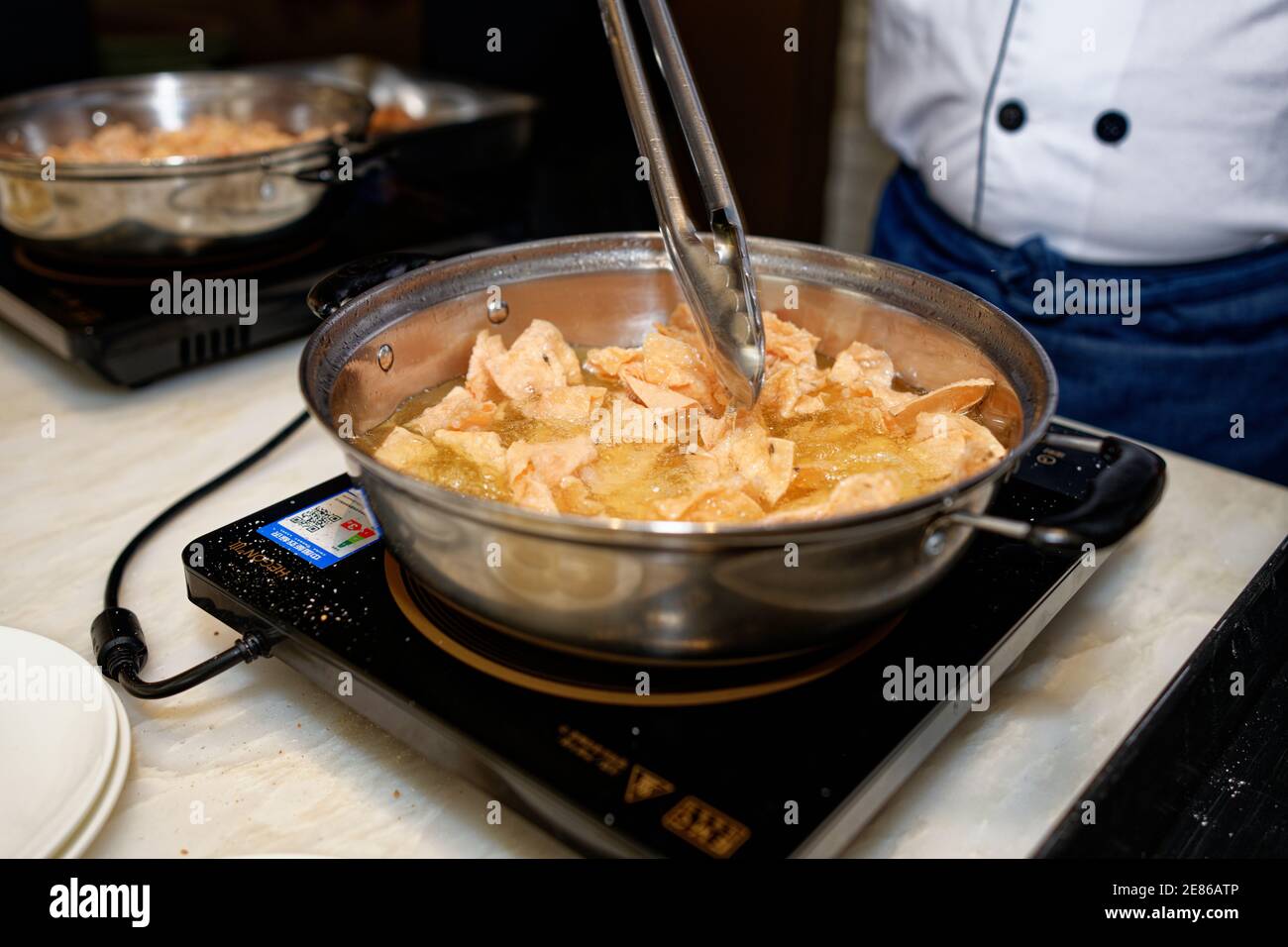 Chinesisches Neujahrsdumping für Ausländer in Guangzhou Stockfoto