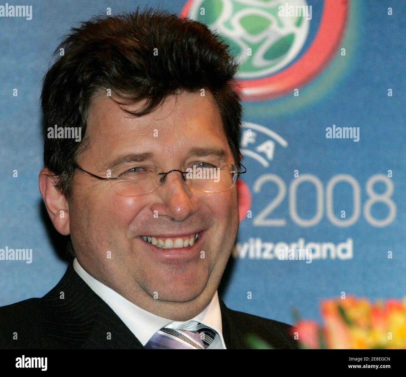 Martin Kallen, Euro 2008 chief Operations Officer, lächelt während der feierlichen Unterzeichnung des Vertrages Stadt Gastgeber für die Euro 2008-Fußball-Turnier in Wien 24. Januar 2007.  REUTERS/Herwig Prammer (Österreich) Stockfoto