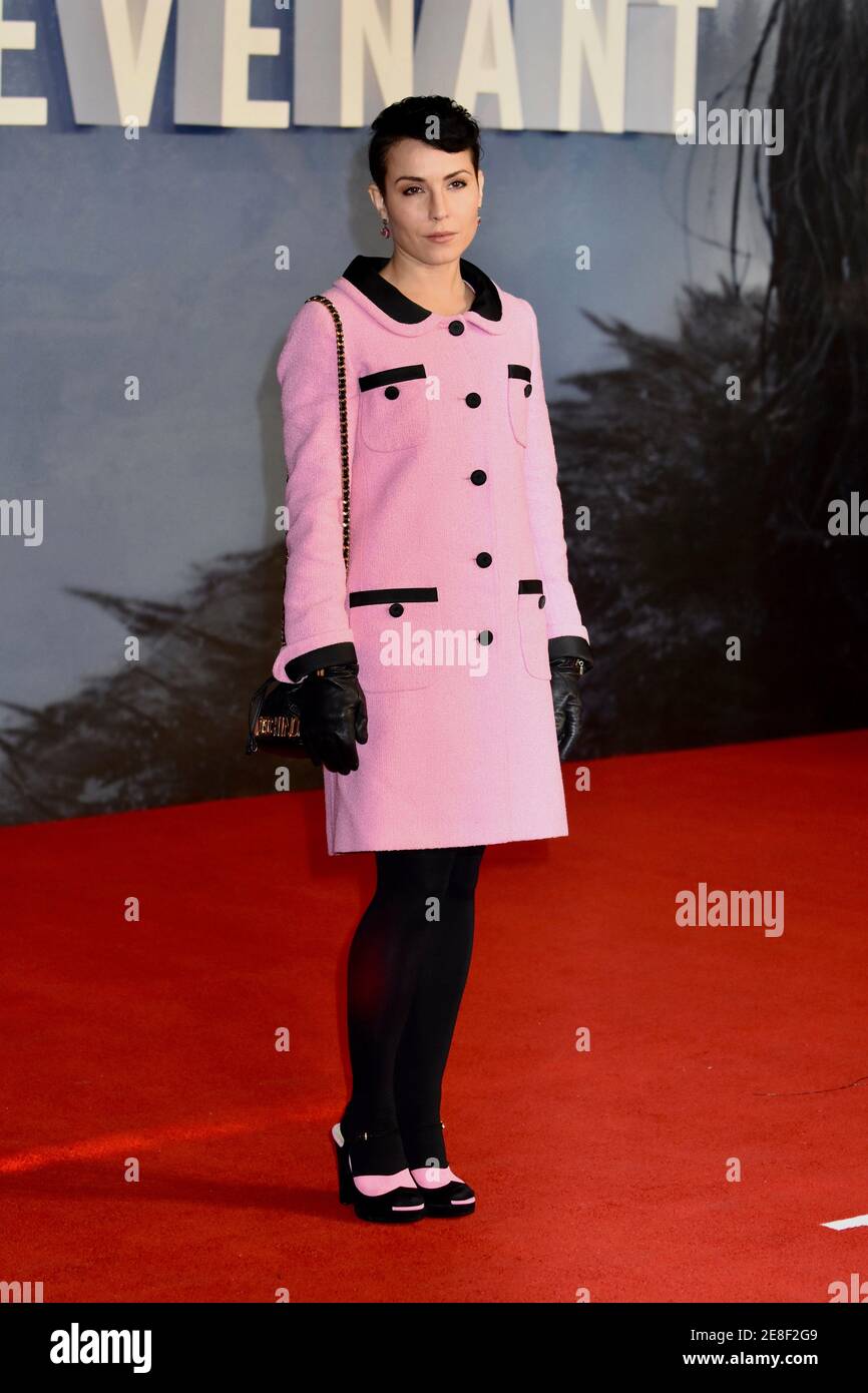 Noomi Rapace. „The Revenant“, Empire Leicester Square, London. VEREINIGTES KÖNIGREICH Stockfoto