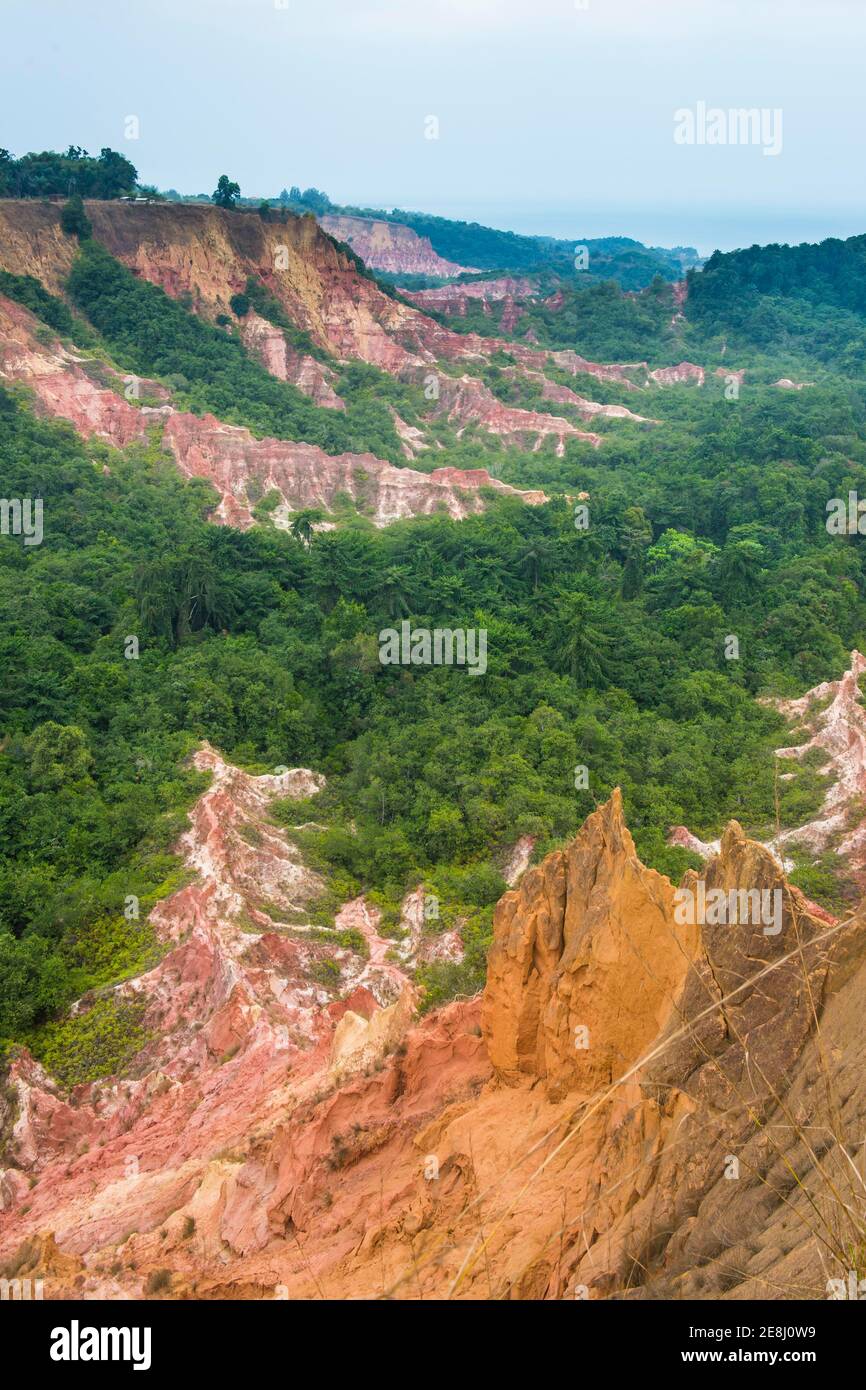 Die Erosion schuf die 'Grand Canyon des Kongo', Diosso Gorge, Pointe-Noire, Republik Kongo Stockfoto