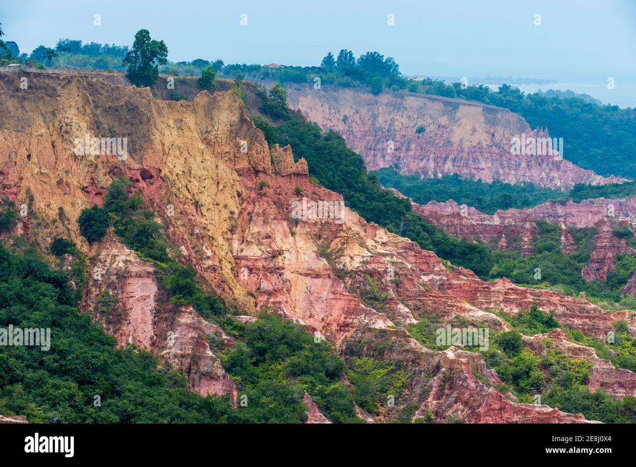 Die Erosion schuf die 'Grand Canyon des Kongo', Diosso Gorge, Pointe-Noire, Republik Kongo Stockfoto
