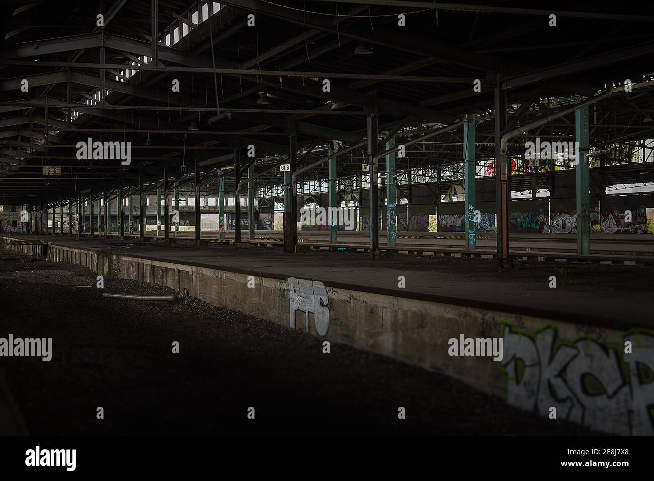 Ehemaliger Güterbahnhof, baufällig, Lost Place, Duisburger Güterbahnhof, Duisburg, Nordrhein-Westfalen, Deutschland Stockfoto