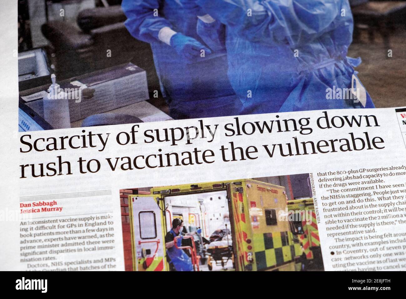 "Carcity of Supply verlangsamt die Eile, um die gefährdeten Impfungen zu impfen" Zeitungsartikel Nachrichten Schlagzeile im Guardian 14 Januar 2021 VEREINIGTES KÖNIGREICH Stockfoto
