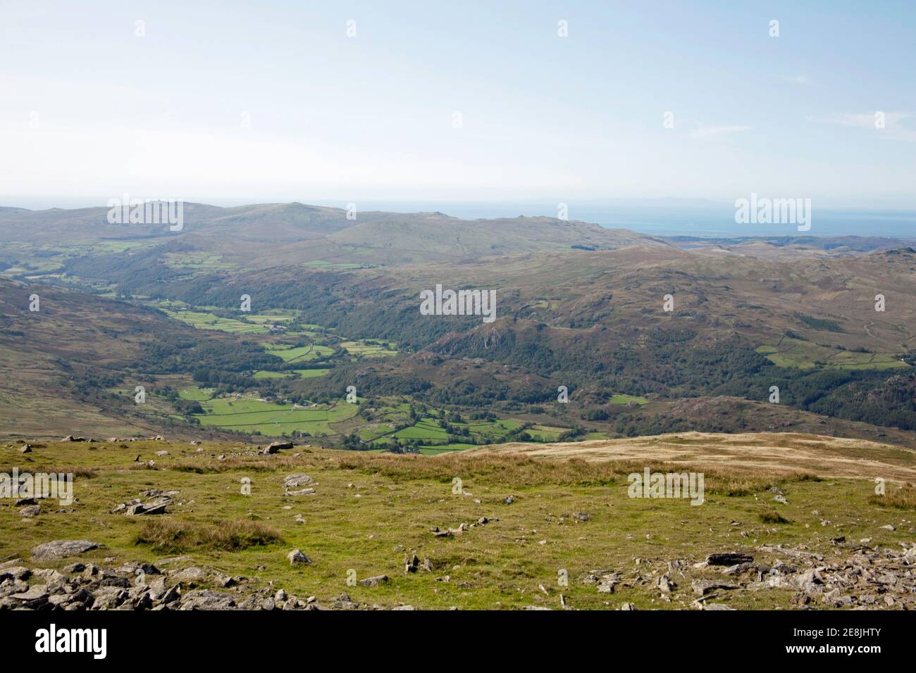 Dunnerdale und Ulpha fielen vom Gipfel des Dow aus betrachtet Crag Coniston Lake District Cumbria England Stockfoto