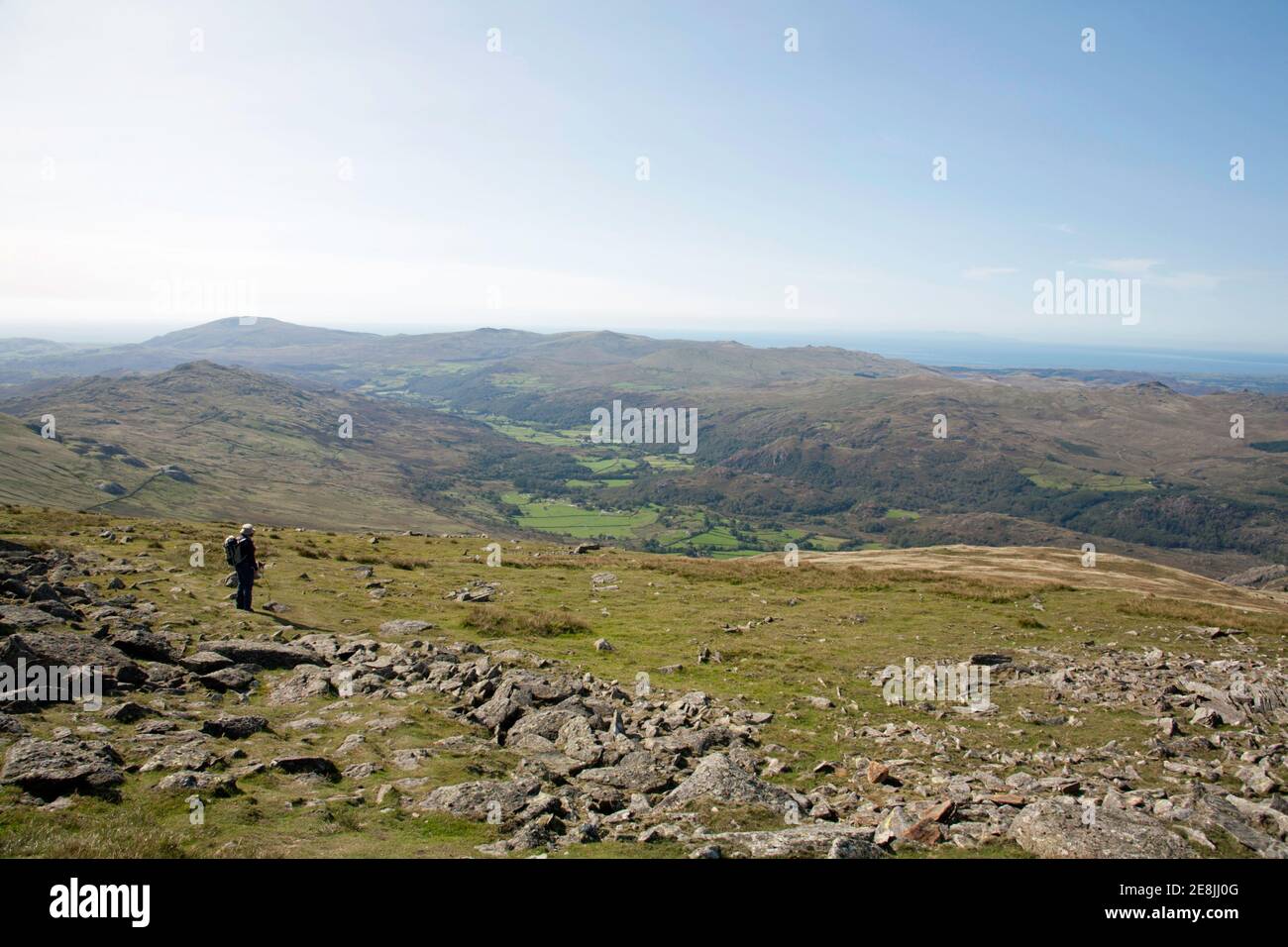 Dunnerdale und Ulpha fielen vom Gipfel des Dow aus betrachtet Crag Coniston Lake District Cumbria England Stockfoto