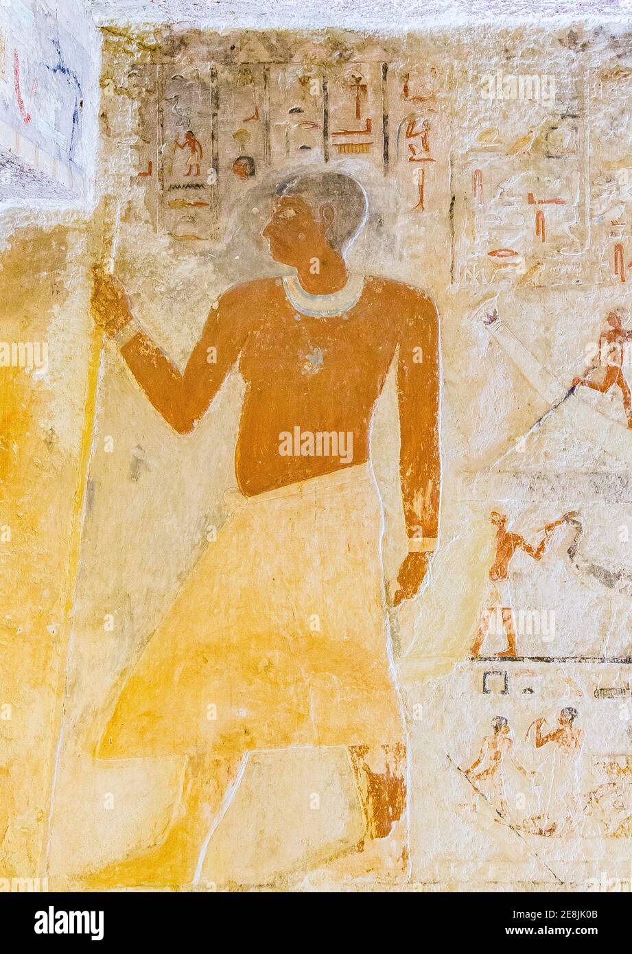 Ägypten, Guizeh, Grab der Königin Meresankh III, Enkelin von Kheops und Ehefrau von Khephren. Hauptraum, Ostwand, Kawab, der Vater von Meresankh. Stockfoto