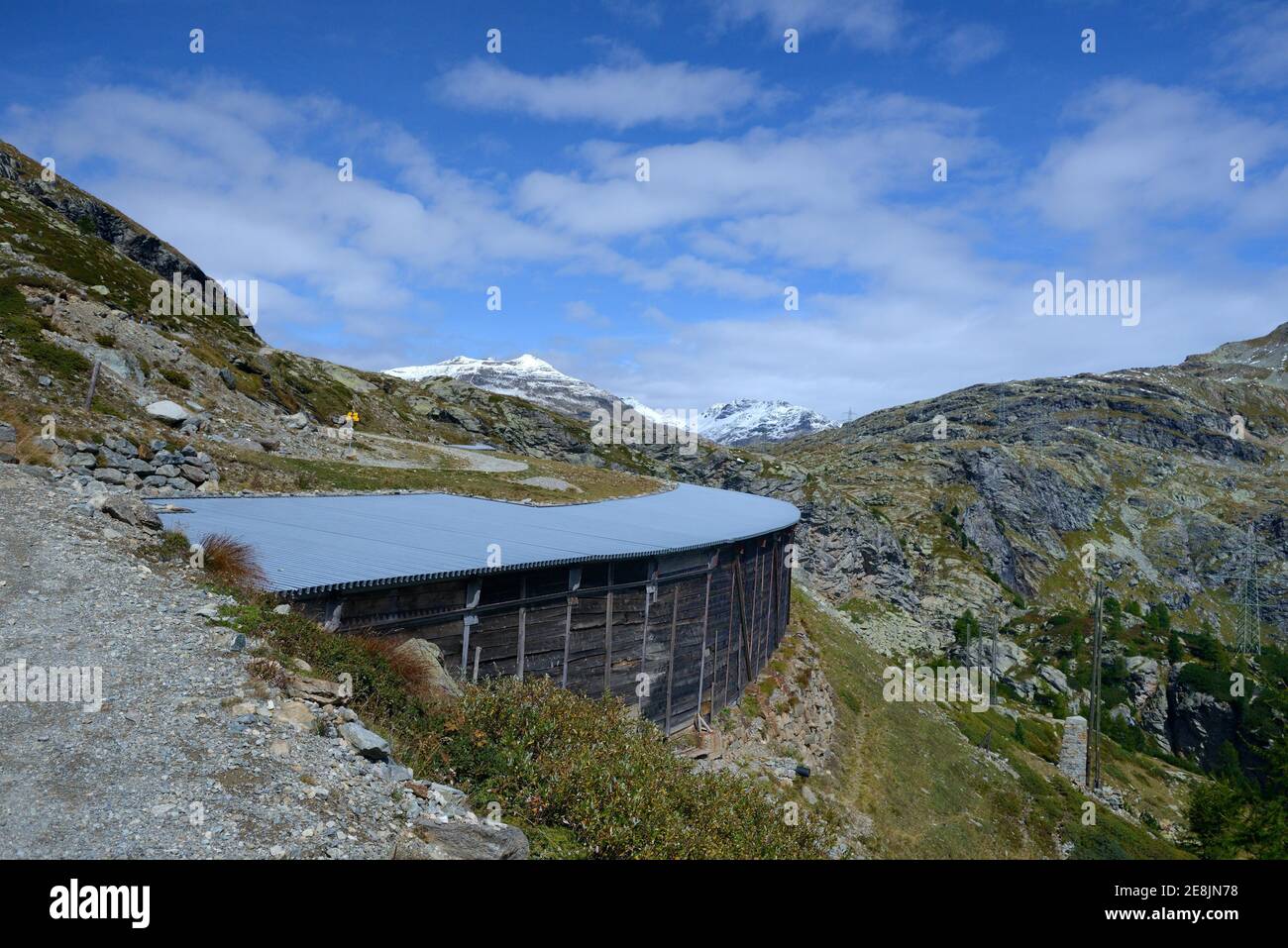 Galerie der Rhätischen Bahn bei Alp Gruem, Oberengadin, Engadin, Kanton Graubünden, Schweiz Stockfoto