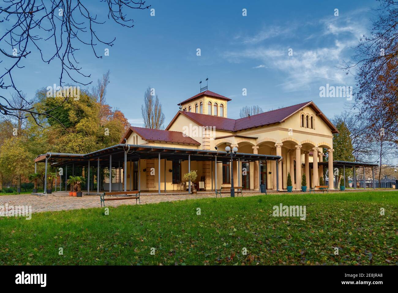 Das renovierte Casino-Gebäude auf der Margareteninsel.Budapest.Ungarn. Stockfoto