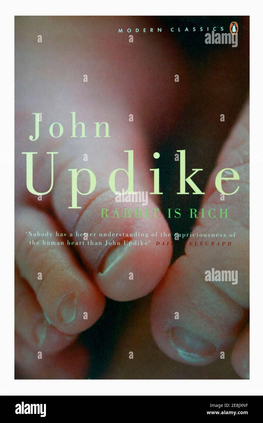 Buchcover 'Rabbit is Rich' von John Updike. Stockfoto