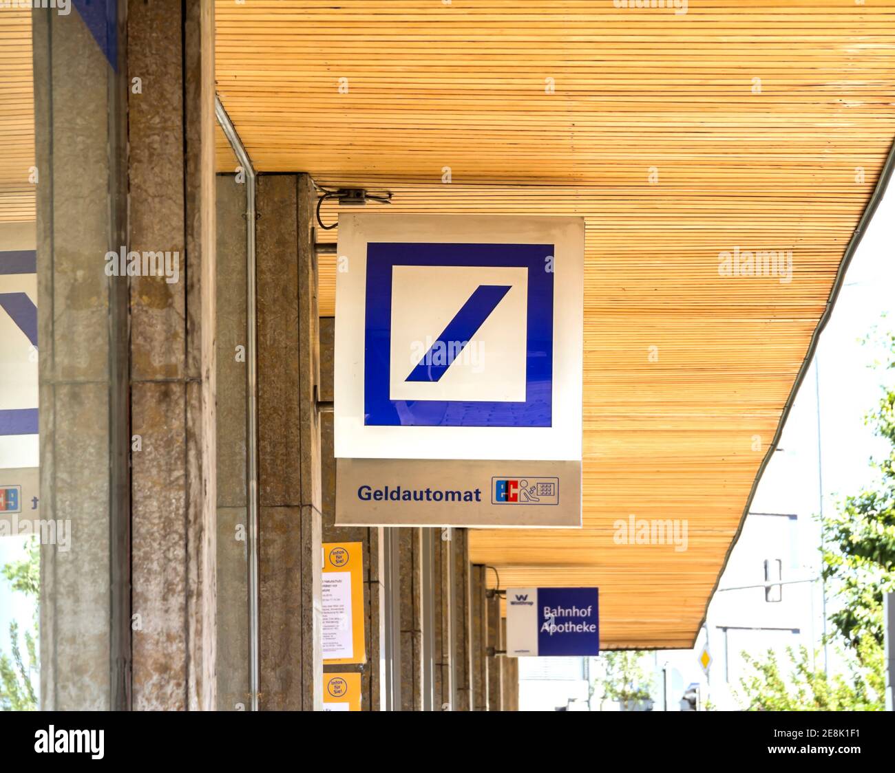 Die Deutsche Bank AG ist ein deutsches globales Bank- und Finanzdienstleistungsunternehmen. Es beschäftigt mehr als 100,000 Mitarbeiter in über 70 Ländern Stockfoto