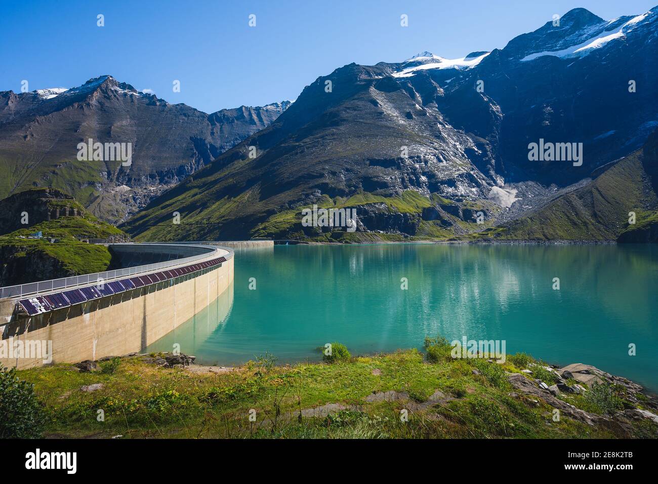 Wunderschöne Aussicht auf Damm Am Mooserboden See in Österreich Stockfoto