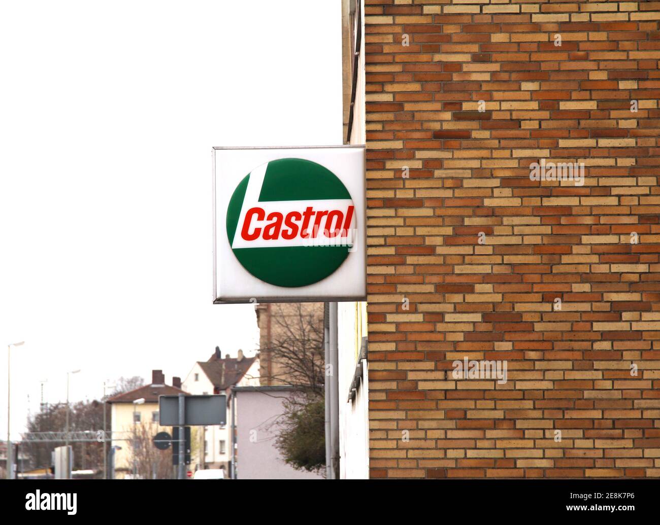 Nürnberg, Deutschland: Castrol Service Point. Castrol ist eine globale britische Marke für Industrie- und Automobilschmierstoffe Stockfoto