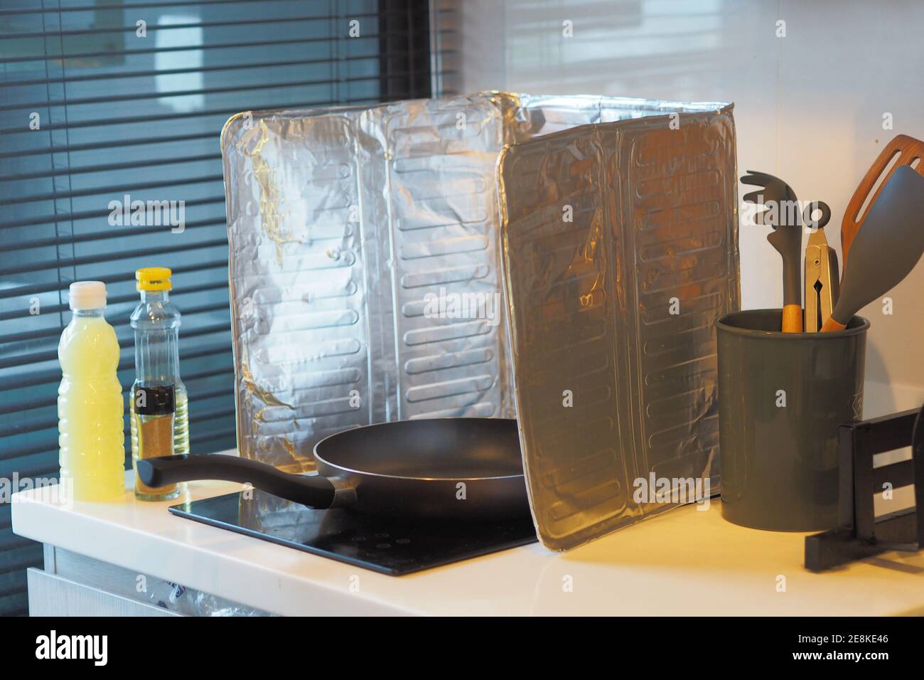 Weicher Fokus auf einstellbarem Anti-Fett Easy Clean Küchengeräte Stockfoto