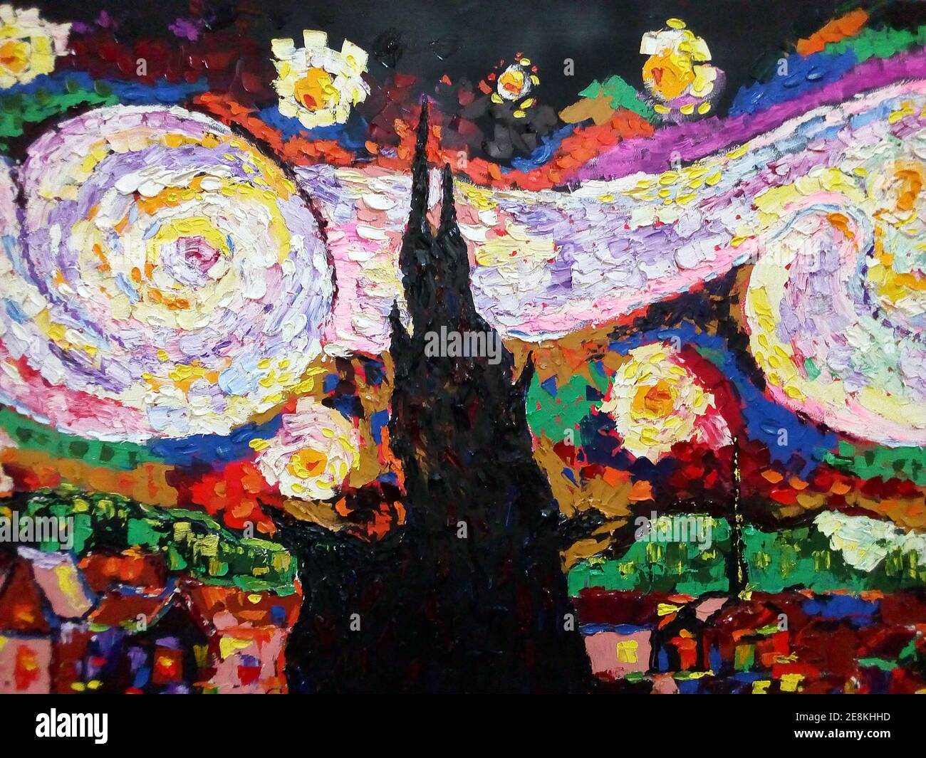 Die Sternennacht , Kunstmalerei Ölfarbe Mond Bergdorf , van Gogh Stockfoto