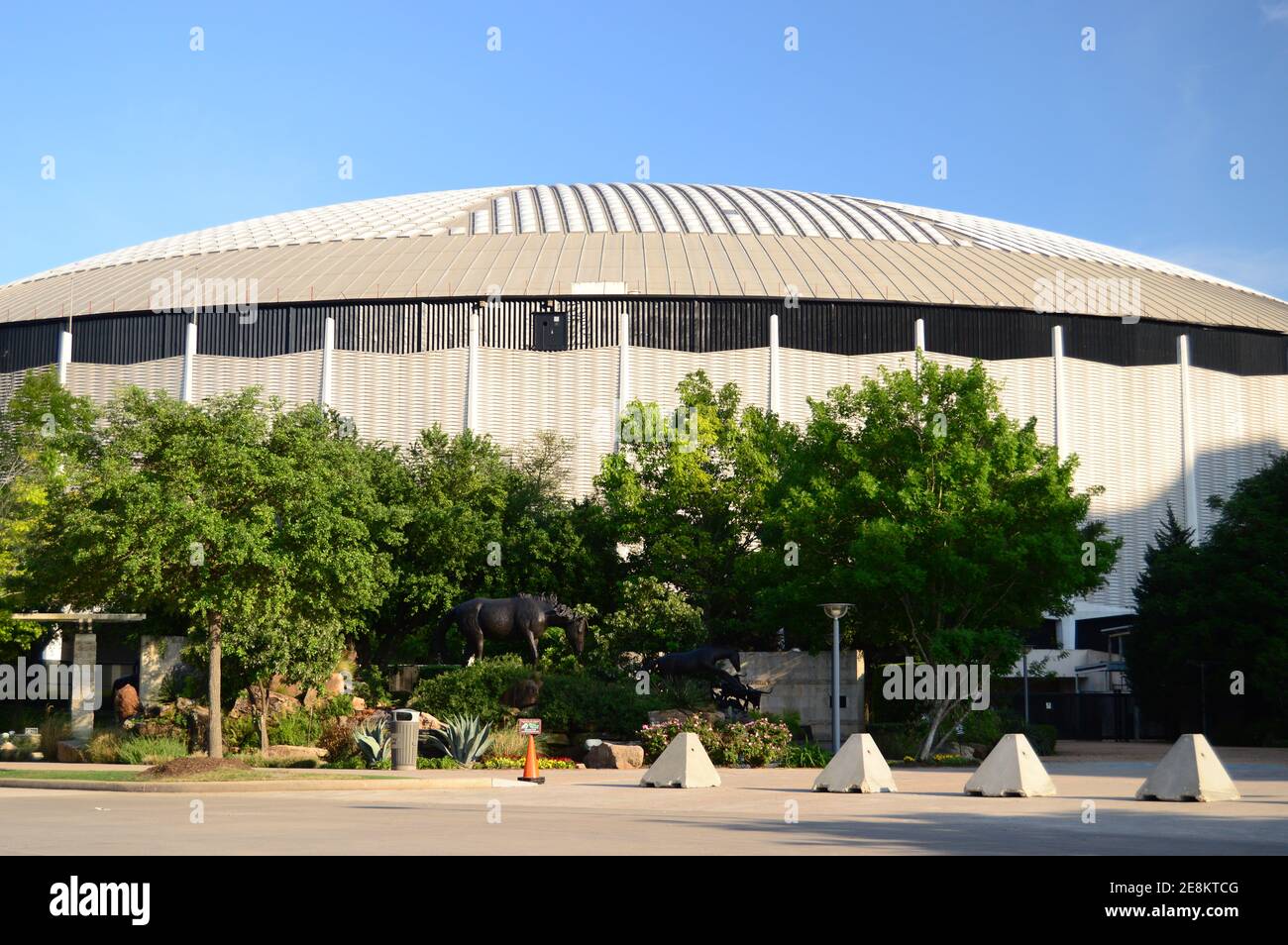 Der Astrodome, einst ein architektonisches Wunder, liegt heute verlassen in Houston, Texas Stockfoto