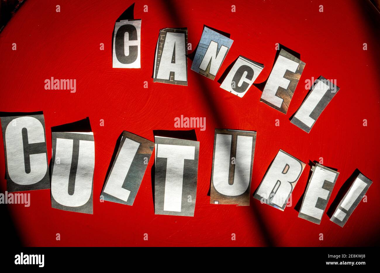 Die Phrase 'Cancel Culture' mit ausgeschnittenen Papierbuchstaben in der Lösegeld-Note-Effekt-Typografie, USA Stockfoto