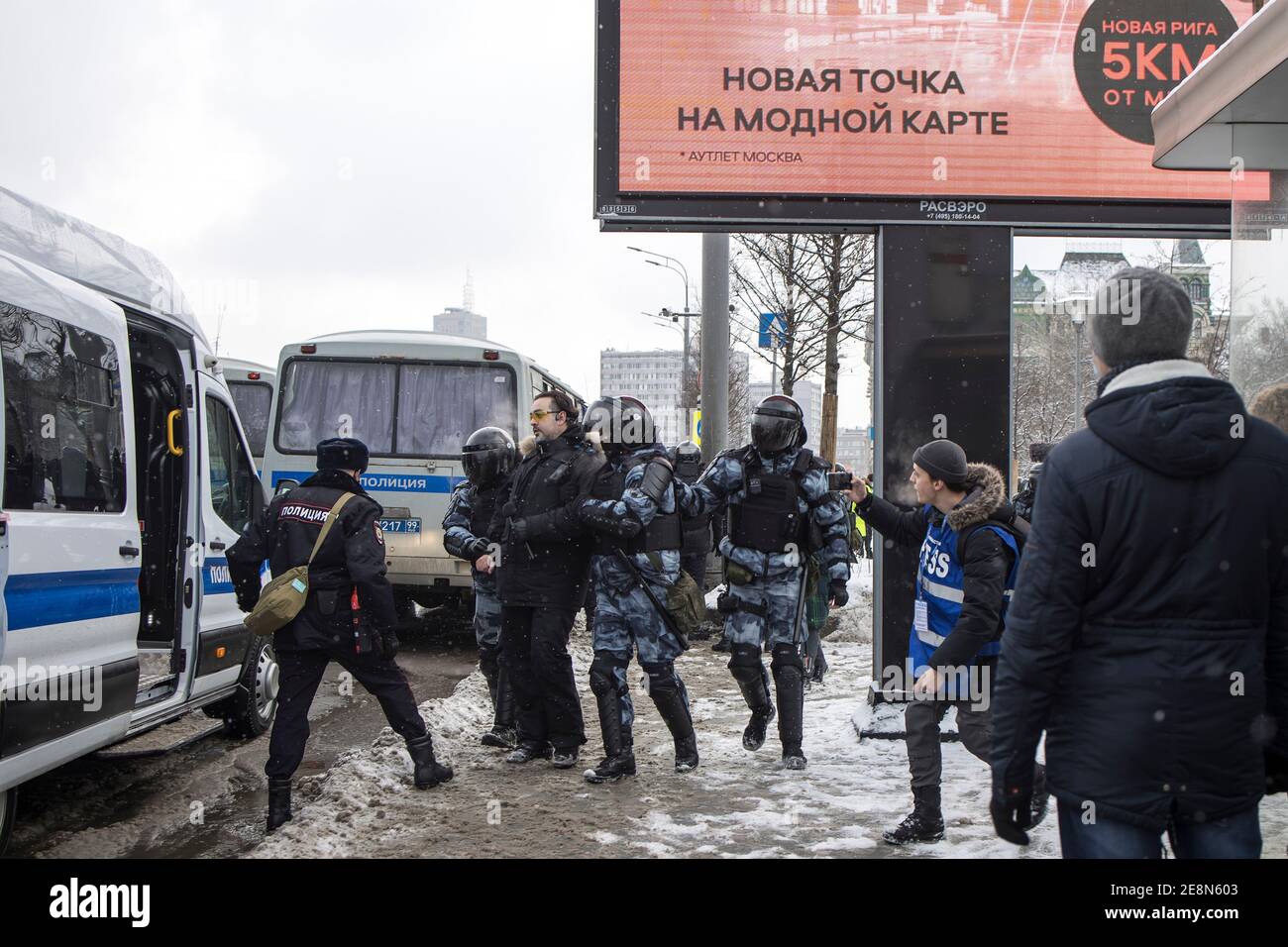 Moskau, Russland - 31. Januar 2021, Massenproteste in Russland fordern Alexei Nawalnys Freilassung. Die Polizei verhaftete einen Protestanten Stockfoto