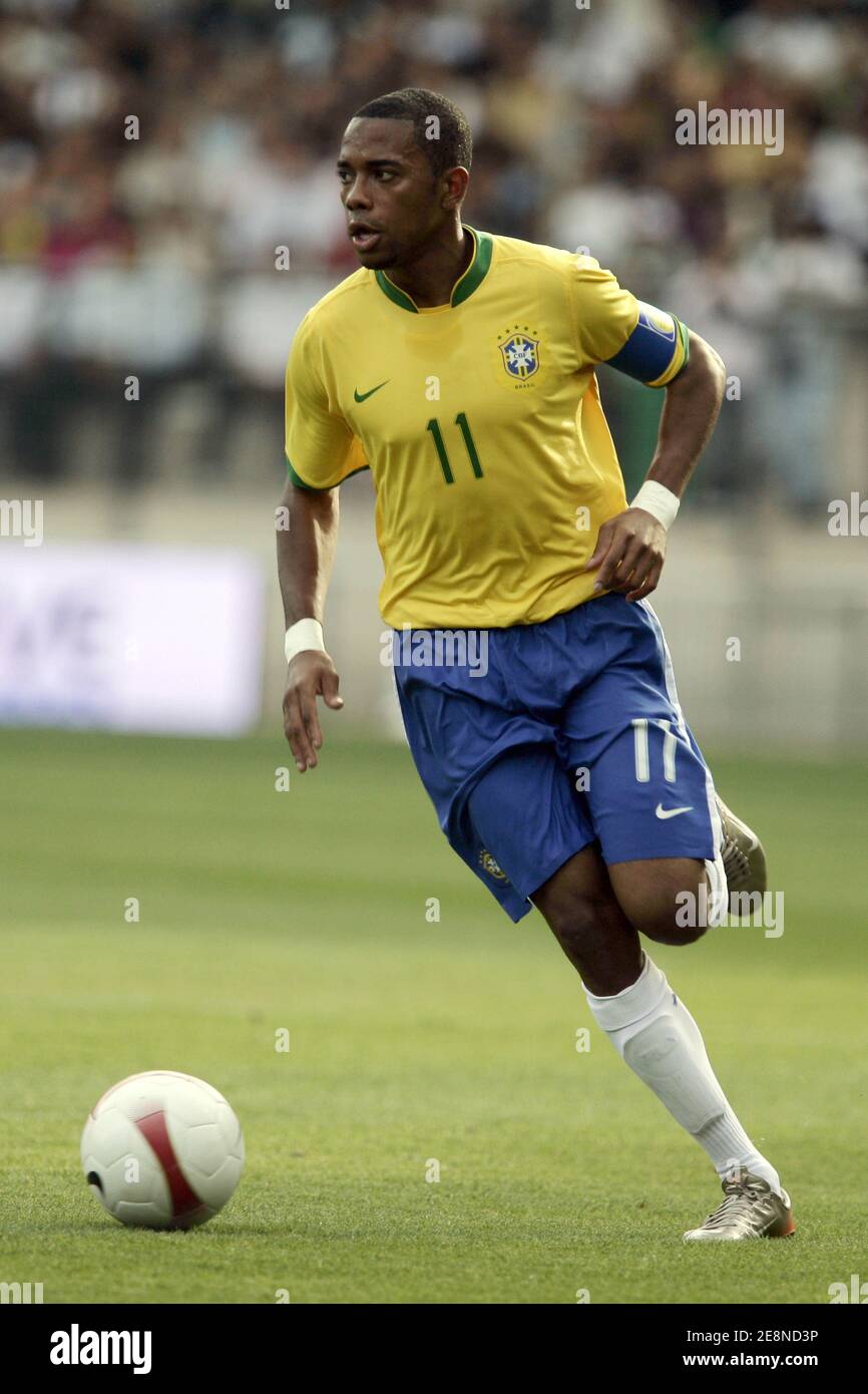 Brasiliens Robinho bei einem Freundschaftsspiel Brasilien gegen Algerien im Mosson-Stadion in Montpellier, Frankreich am 22. August 2007. Brasilien gewann 2:0. Foto von Stuart Morton/Cameleon/ABACAPRESS.COM Stockfoto
