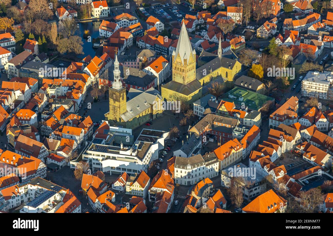 Luftaufnahme, Blick auf die Innenstadt, Altstadt, St. Petri Kirche Alde Kerke, St. Patrokli-Dom, Soest, Soester Börde, Nordrhein-Westfalen, Deutschland, Place o Stockfoto