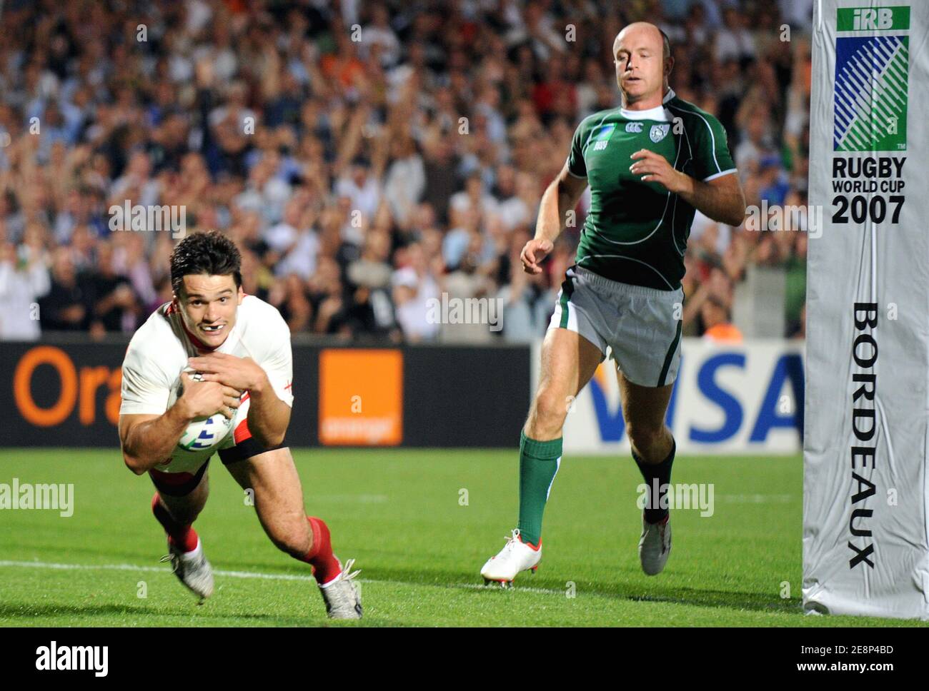 Georgiens Giorgi Shkinin erzielt den ersten Versuch während der IRB Rugby World Cup 2007, Pool D, Irland gegen Georgien im Chaban Delmas Stadium in Bordeaux, Frankreich am 15. September 2007. Foto von Nicolas Gouhier/Cameleon/ABACAPRESS.COM Stockfoto