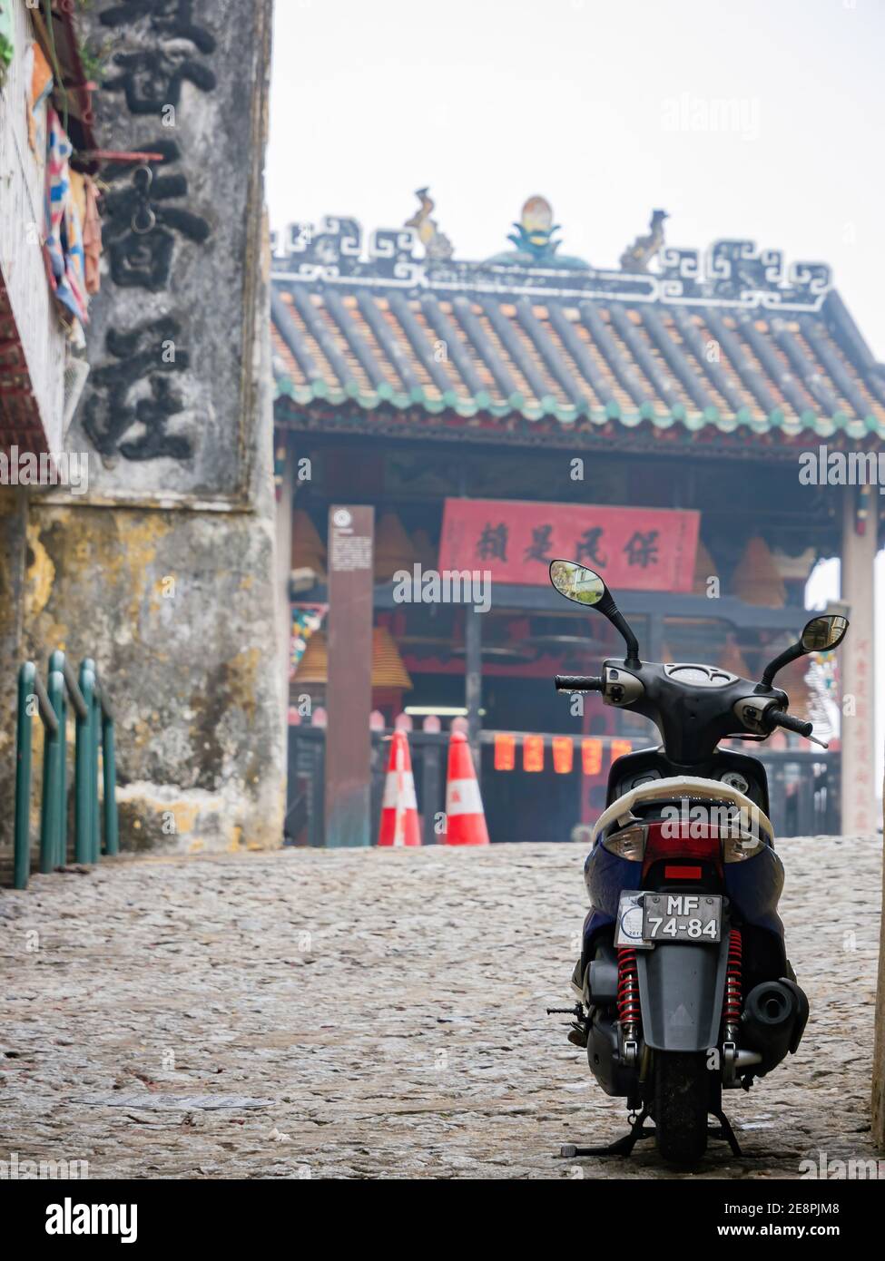 Macau, 26. JAN 2012 - Außenansicht des Na Tcha Tempels Stockfoto