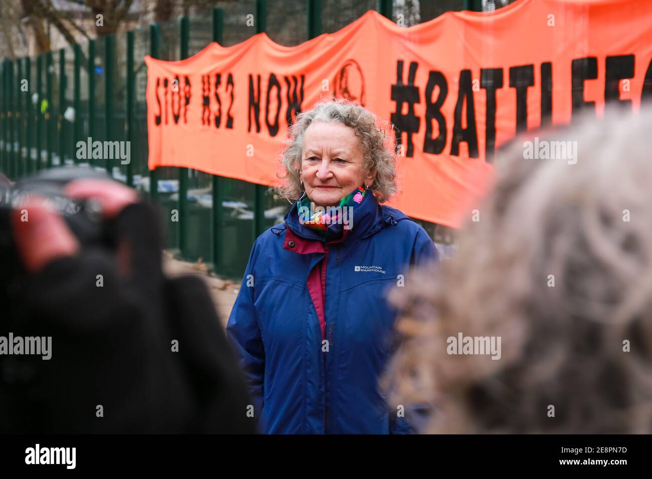 London, 31. Januar 2021. Jenny Jones, ein Mitglied der Grünen, unterstützt Aktivisten der Rebellion HS2 in Euston Square Gardens. Quelle: Waldemar Sikora Stockfoto