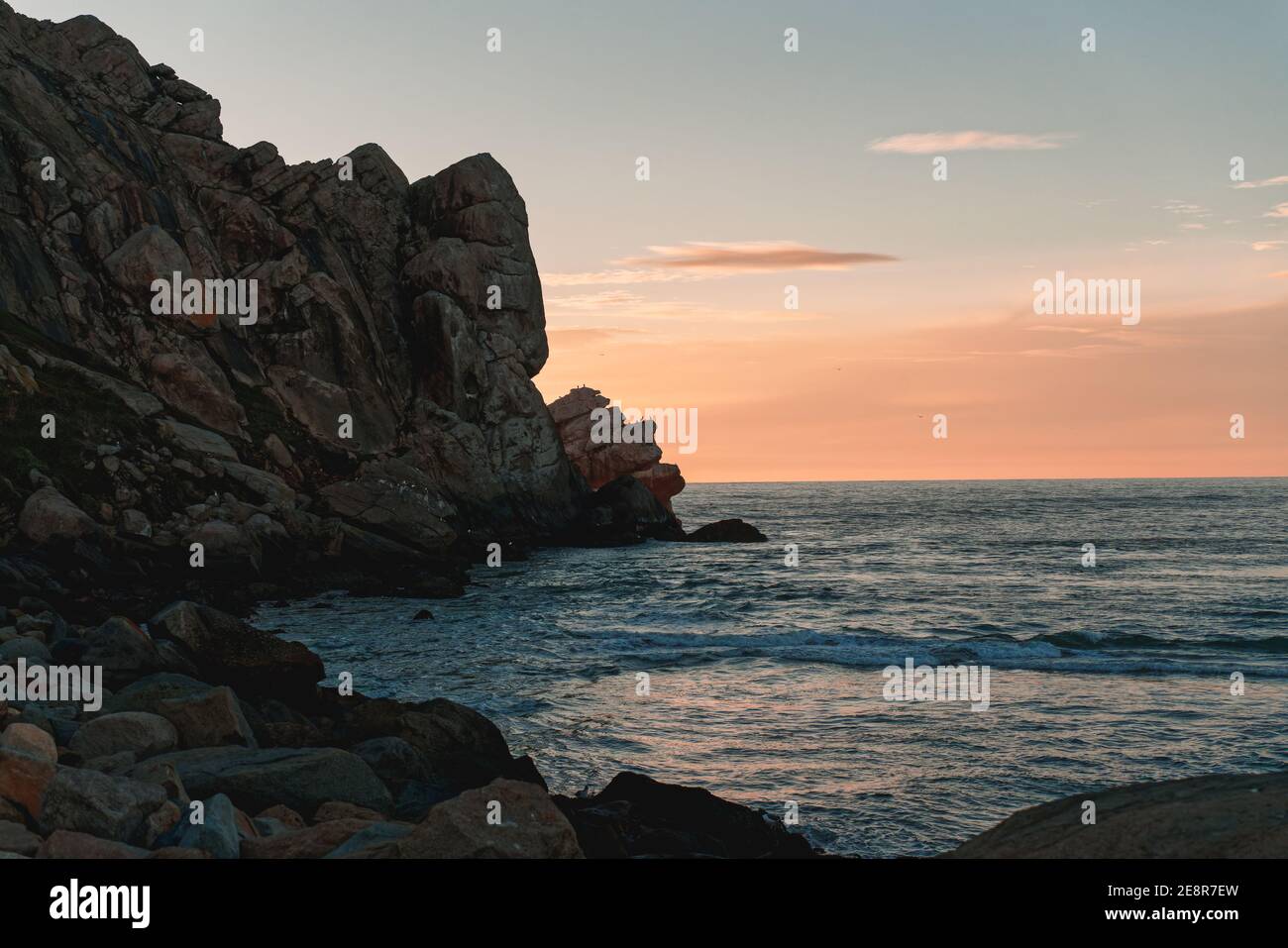 Morro Rock bei Sonnenuntergang. Morro Bay State Park, kalifornische Küste Stockfoto