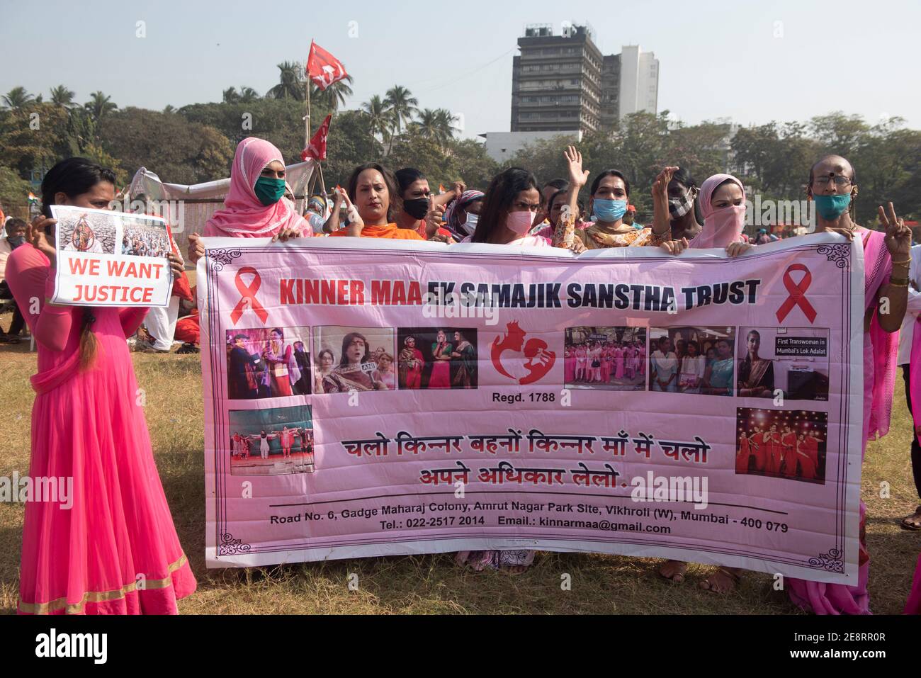 Mumbai , Indien - 25. Januar 2021 Transgender-Aktivisten Demonstranten halten bei einer Kundgebung auf dem Azad Maidan im Süden von Mumbai auf der M Stockfoto