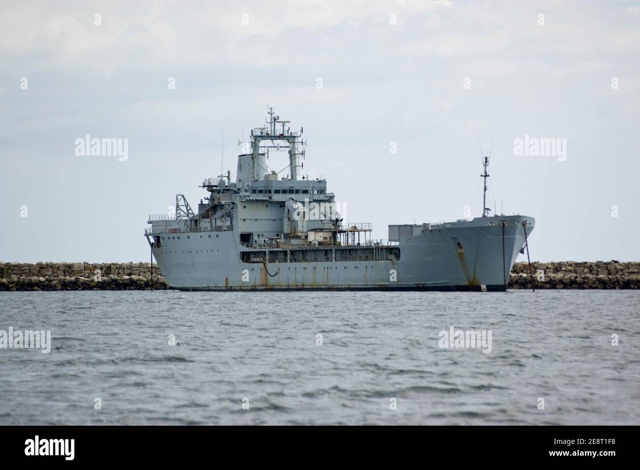 Das ehemalige Royal Navy Landungsschiff Sir Tristram, schwer beschädigt im Falklands Krieg und jetzt in Portland Harbor als Trainingsschiff für die el verankert Stockfoto