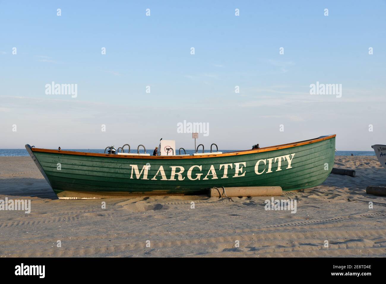 MARGATE, New Jersey/USA - Juni 27, 2019: ein Ruderboot markiert den Margate Stadt Strandabschnitt in New Jersey, einem beliebten Reiseziel Stockfoto