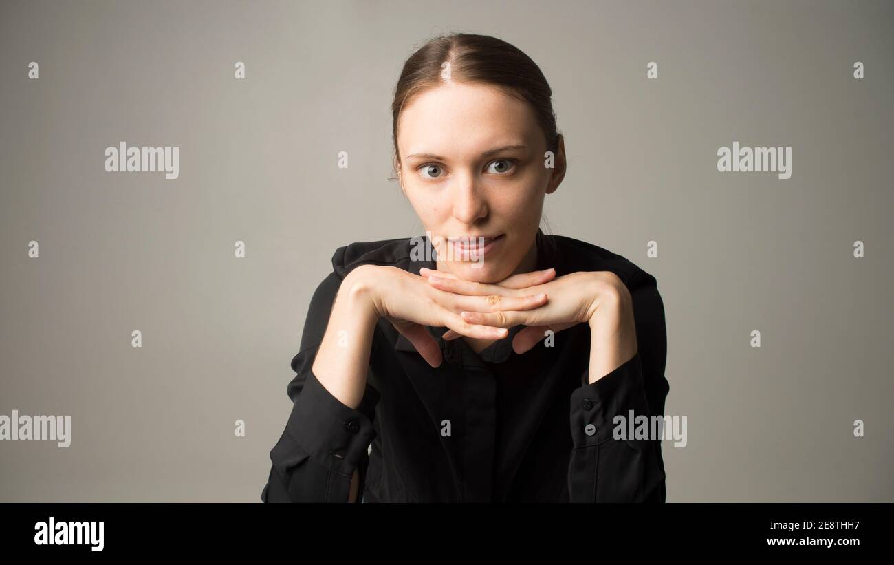 Bild einer jungen schönen Frau. Isoliert Stockfoto