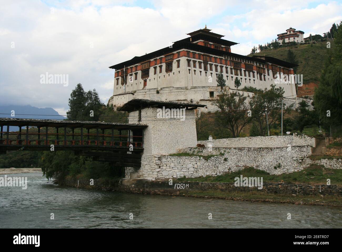 buddhistische Festung (Dzong) in paro in bhutan Stockfoto