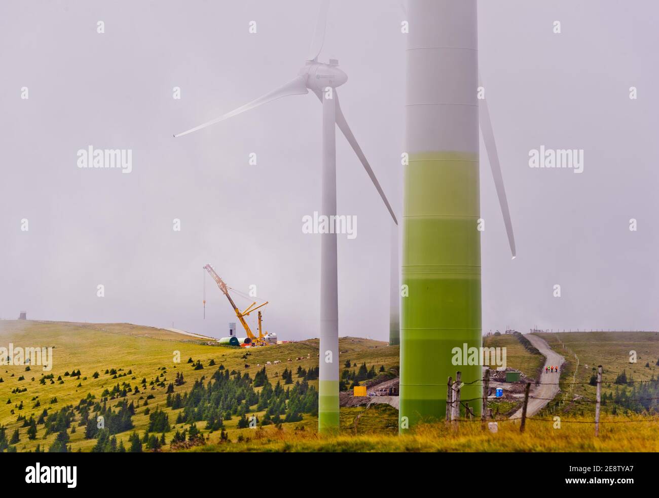 Bau eines Windkraftwerks auf dem österreichischen pretul, das von der österreichischen bundesforste betrieben wird Stockfoto