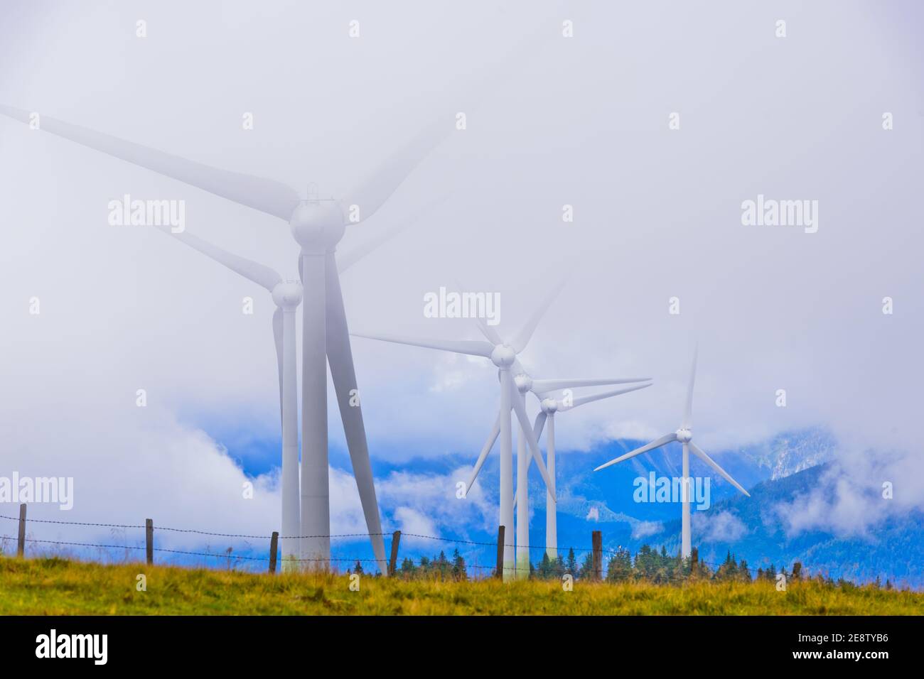 Windkraftanlage auf dem österreichischen pretul, betrieben von der österreichischen bundesforste Stockfoto