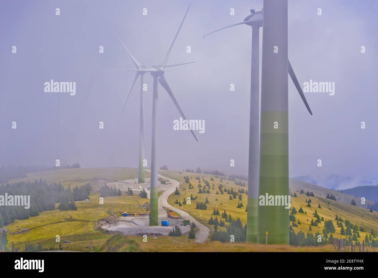 Windkraftanlage auf dem österreichischen pretul, betrieben von der österreichischen bundesforste Stockfoto