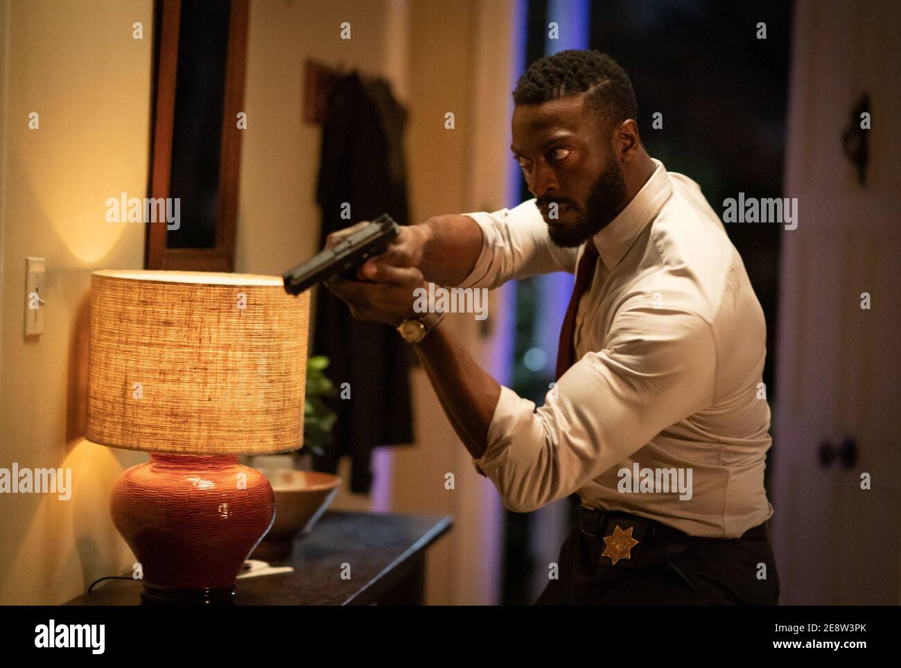 ALDIS HODGE in THE INVISIBLE MAN (2020), Regie: LEIGH WHANNELL. Quelle: Blumhouse Productions / Dark Universe / Universal Pictures / Album Stockfoto